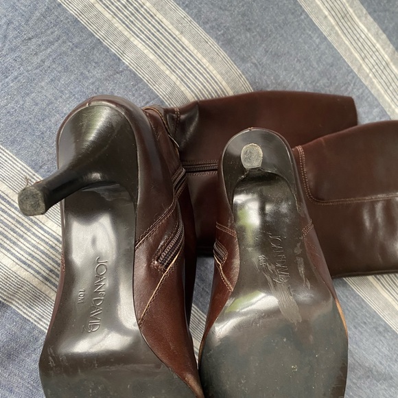 Joan & David Knee High Brown Leather Heeled Boots - Picture 4 of 5